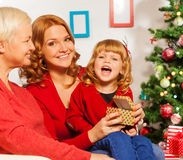 Vánoce 2016: Co koupit tátovi a co babičce? Vybrali jsme ty nejlepší dárky