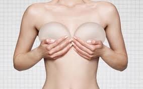 Plastika prsou – 3 základní informace před rozhodnutím